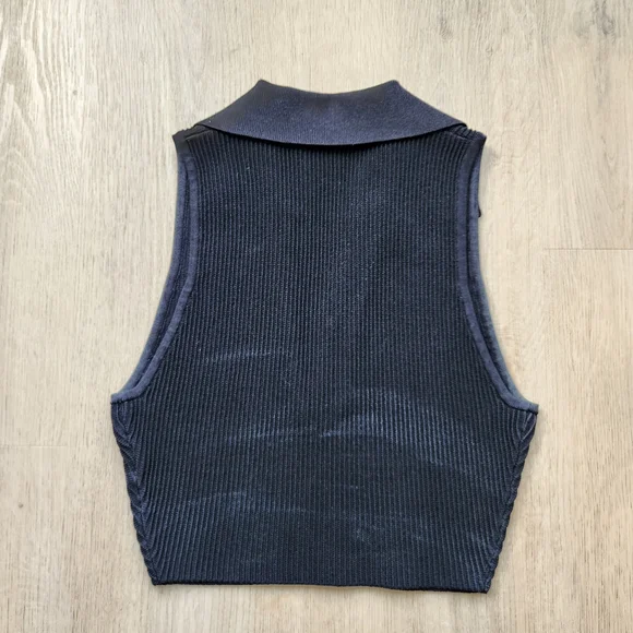 Babaton Black Sculpt Knit Crop Top - Picture 3 of 3